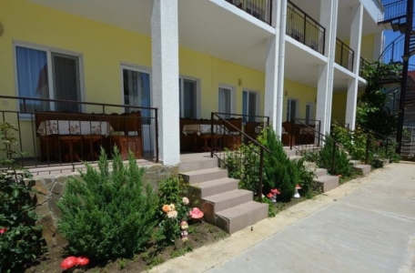 Guest House Roza